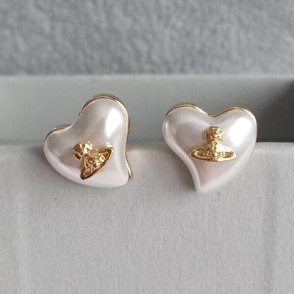 Vivienne Westwood Pearl Heart Orb Stud Earrings - Picture 3 of 5